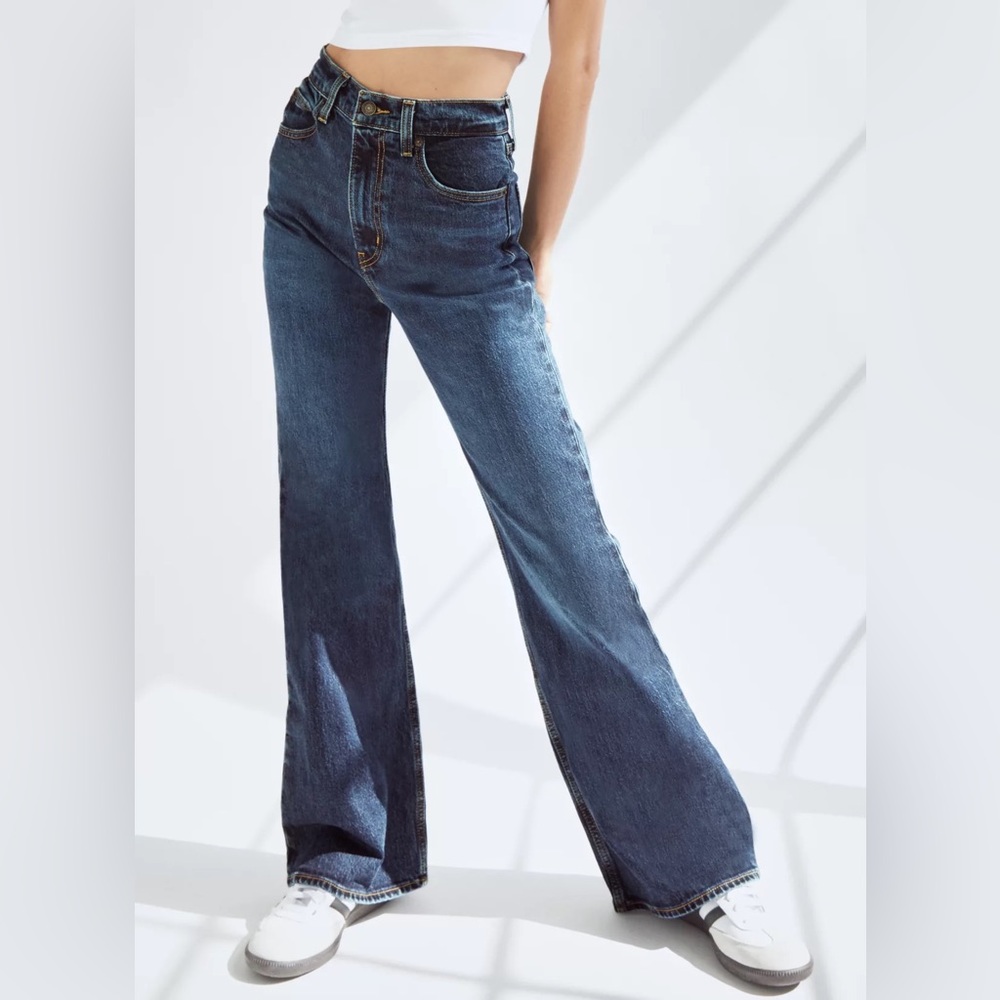 NEW Levi's Flare Jeans